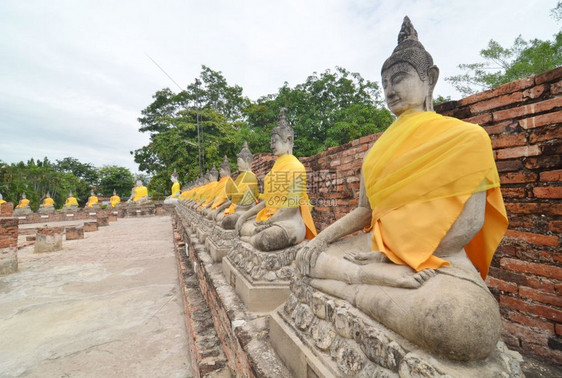 泰国曼谷附近Ayutthaya的WatYaiChaiMongkol寺佛像Ayutthay的WatMongkol寺佛像图片