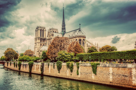 法国巴黎和塞纳河的圣母大教堂巴黎法国和塞纳河的圣母大教堂图片
