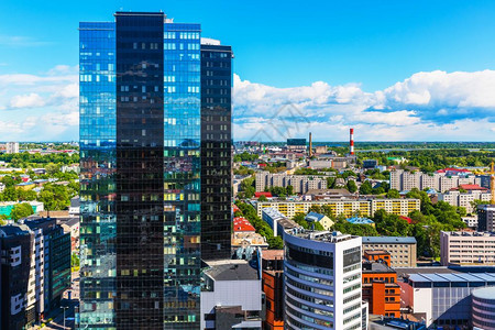 在爱沙尼亚塔林拥有高的摩天大楼现代商业金融区夏季空中景象图片