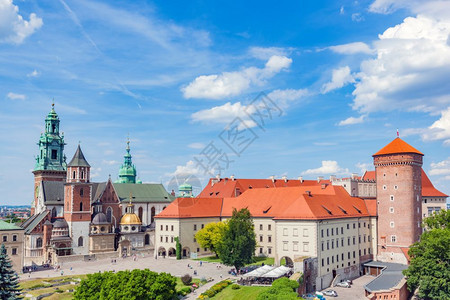 波兰克拉科夫王室城堡和大教堂摘自桑多默斯卡塔波兰克拉科夫王室城堡和大教堂图片