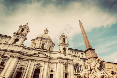 SanAgnese位于意大利罗马纳沃广场的Agone教堂埃及方尖碑位于意大利罗马纳沃广场图片