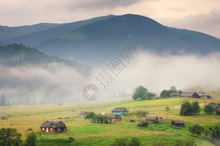 雾山山村自然构成背景