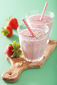 健康的草莓燕麦冰图片