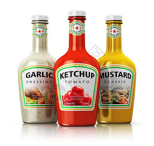 一套塑料瓶不同调番茄酱黄芥子和大蒜涂料白色背景隔离产生反射效果图片