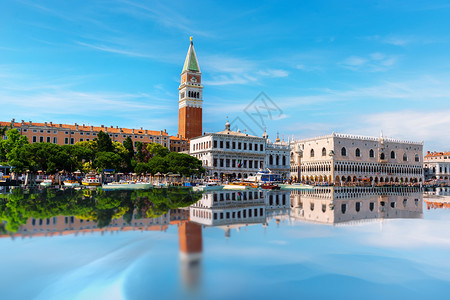 美丽的圣马可广场及其威尼斯Dogodes宫和Campaniile宫图片