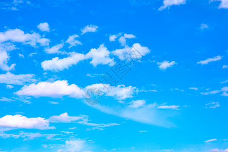 有云的蓝天空抽象背景复制空间构成文本图片
