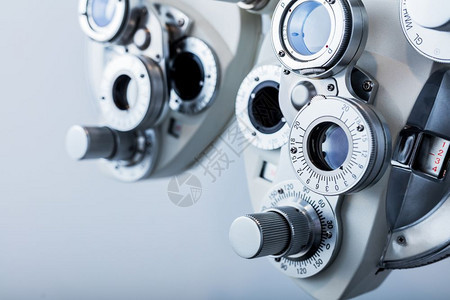 用于测试视力的光学设备专业医疗机器眼科光学设备测试视力的设备背景图片