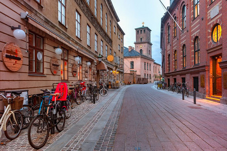 圣母教堂和清晨蓝色时空街道丹麦首都哥本哈根丹麦圣母教堂丹麦哥本哈根图片
