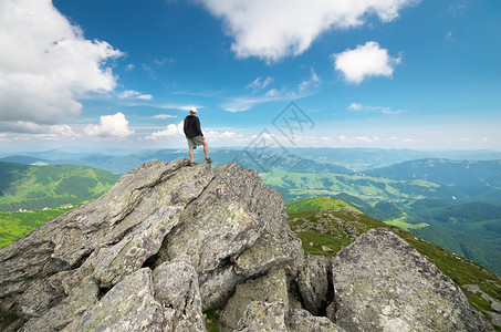 人类在山顶上概念设计图片