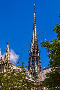 圣公会殿的精采最初在13世纪至8之间就位在19世纪重建于2019年在法国巴黎的一场火灾中被摧毁图片