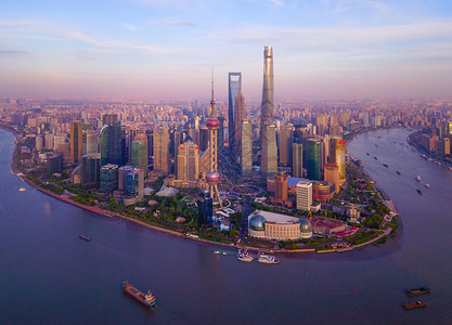 上海黄埔黄浦河上海市的摩天大楼和高办公的空中景象日落时金融区和亚洲智能城市的商业中心背景