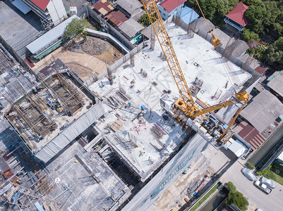 12月日中午对高楼建筑开发的顶层景象图片