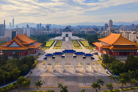 台北市清开石纪念馆的空中景象金融区和智能城市的商业中心日落时的天梯和高楼建筑图片