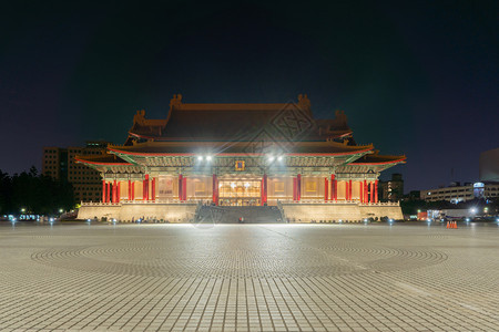 北市清介石纪念馆夜里城内著名的纪念碑地标和旅游景点图片