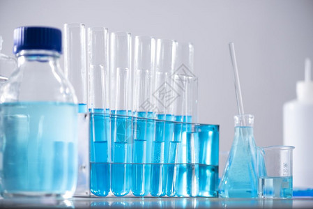 玻璃溢出试验管的新液溶蓝色钾进行分析反应使用化学药理癌症的制造进行各种版本的试剂图片