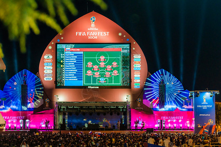 2018年7月日广场足球迷在索契2018年国际足联世界杯球赛期间图片