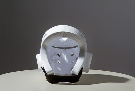 白头盔用于空手道培训和竞争一些俱乐部新的强制要求空手道的白头盔用于空手道图片