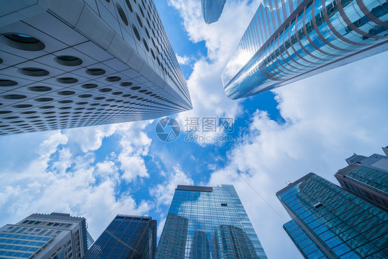 寻找高楼办公摩天大金融区建筑香港市心城商业和技术概念背景智能城市图片