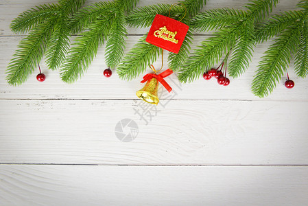 红色水彩圣诞树背景木枝红浆果圣诞节装饰松树背景
