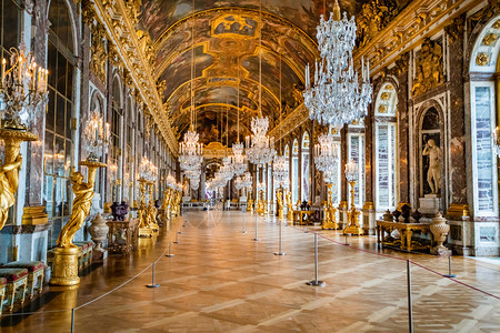 2018年月4日凡尔赛宫镜子大厅背景图片