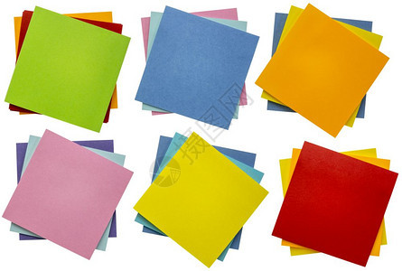 白色上孤立的粘提醒笔记一组有不同颜色变化的注纸堆叠办公室通信概念图片