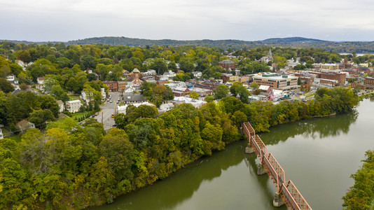 赫德森河上的一个叫卡特斯基的小城镇纽约上州图片