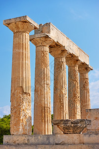 希腊萨罗尼群岛AeginaAegina阿法埃亚古寺庙柱图片