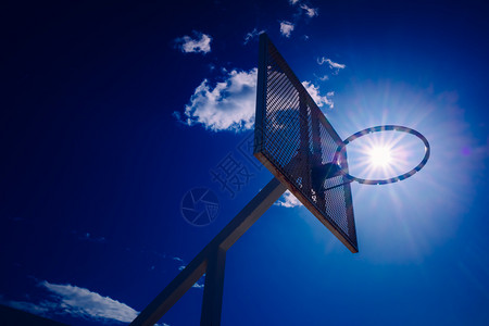 沪媒：海港队残阵出击实力难免下滑，下半场曾一度将武里南联压制