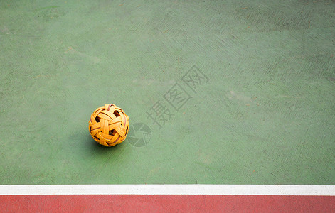 SepakTakraw球或鼠在Sepak球场上与户外运动连线图片
