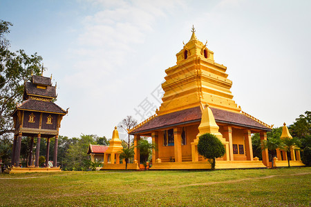 泰国金塔古老的寺庙历史古老的寺庙有40多年的佛教里程碑泰国NaHaeoLoei的WatSriPhoChaiNaheaw图片