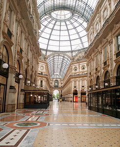 米兰的GalleriaVittorioEmanuele被遗弃以备冠状低落图片