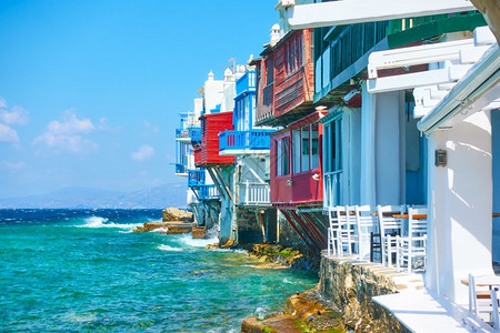 希腊米科诺斯岛海边房屋图片