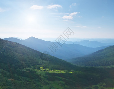 雾和山地景观空中自然构成图片