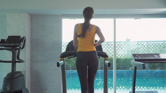 卡拉格：利物浦越来越像当年的银河战舰，痛心阿诺德离开儿时球队