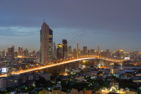 Rama9桥和Kasikorn大楼的空中景象图片