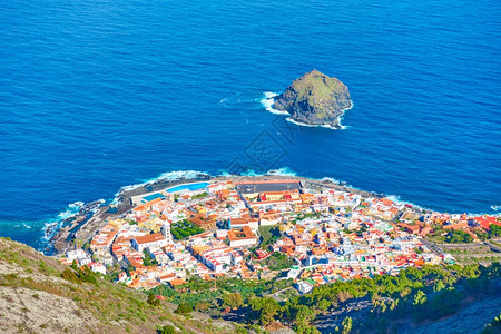 加拉里群岛特内费的海边加拉奇科镇西班牙加那利群岛图片