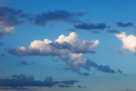 美丽的云天空背景图片