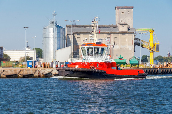 红船救护行动和防火工程救援拖船图片