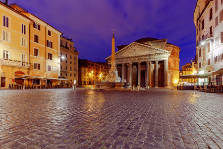 罗马的万神殿在夜间照明中清晨看到万神殿罗马意大利图片