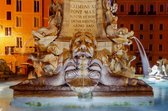 罗马通达广场的不老泉罗马高地的万神殿前罗通达广场著名的喷泉图片