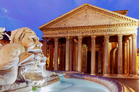 罗马的万神殿在夜间照明中清晨看到万神殿罗马意大利图片