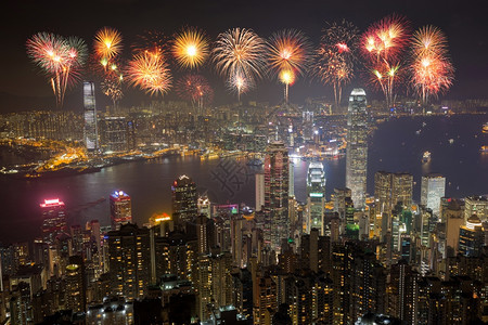 香港市的烟花节晚上在香港过夜图片