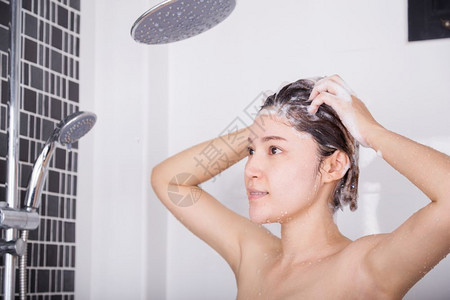 妇女用洗发水头和图片