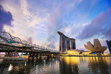 日出时新加坡市城景色图片