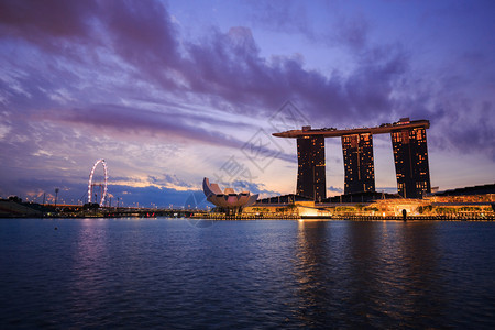 新加坡城市风景与日出图片