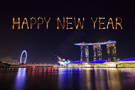新年烟火闪与加坡夜间城市风景图片
