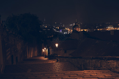 夜晚布拉格的街道图片