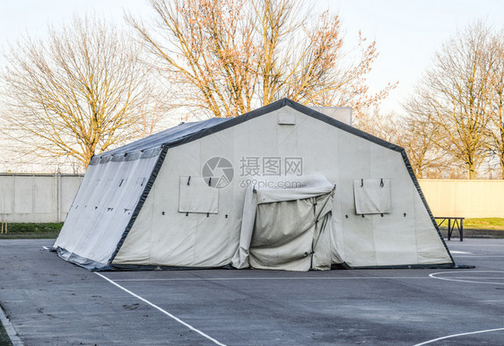 一大群人的大帐篷陆军总部帐篷雨篷一大群人的大帐篷陆军总部帐篷雨篷图片