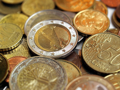 欧元硬币洲货的背景图片