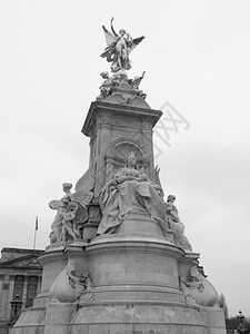 伦敦维多利亚纪念馆皇后维多利亚纪念馆在英国伦敦白金汉宫前的皇后花园图片